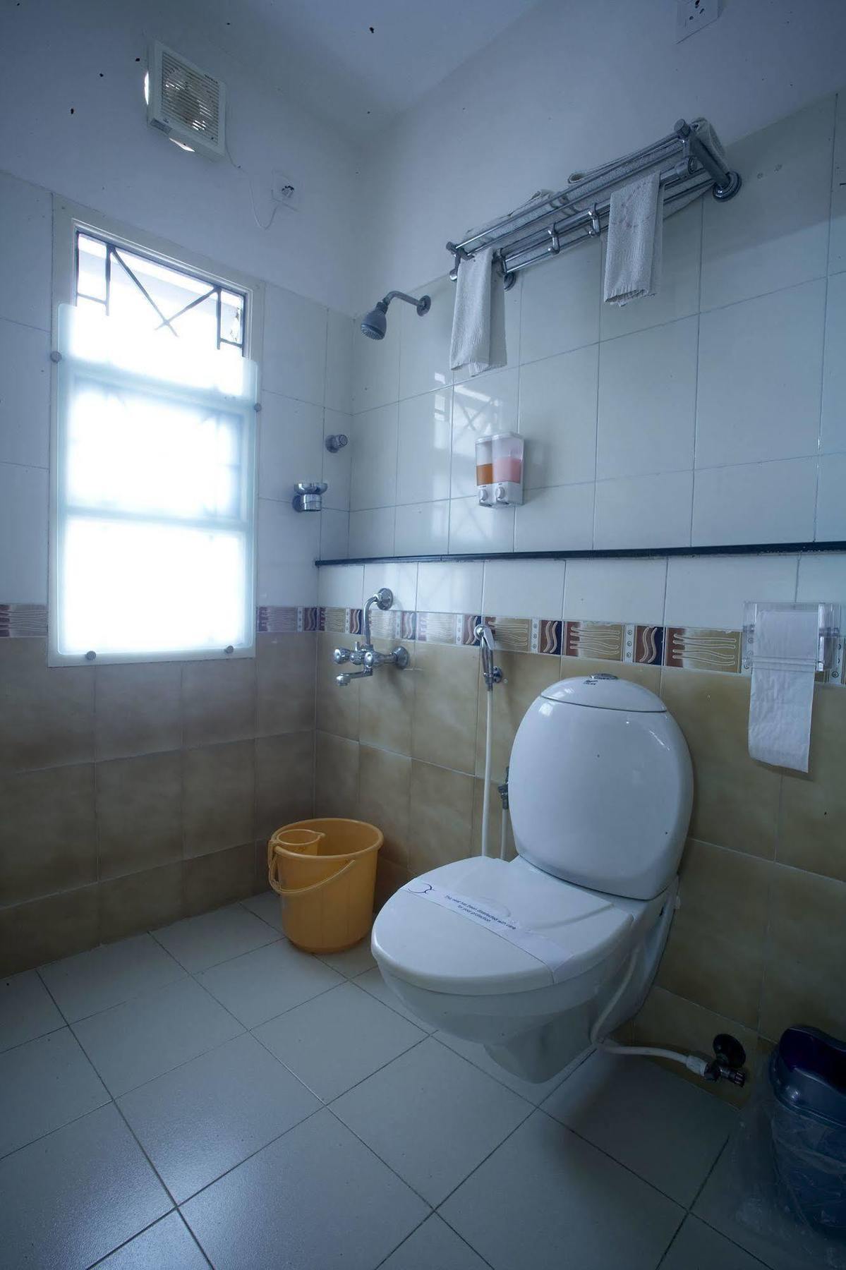 Hotel Crescent Inn Chennai Dış mekan fotoğraf