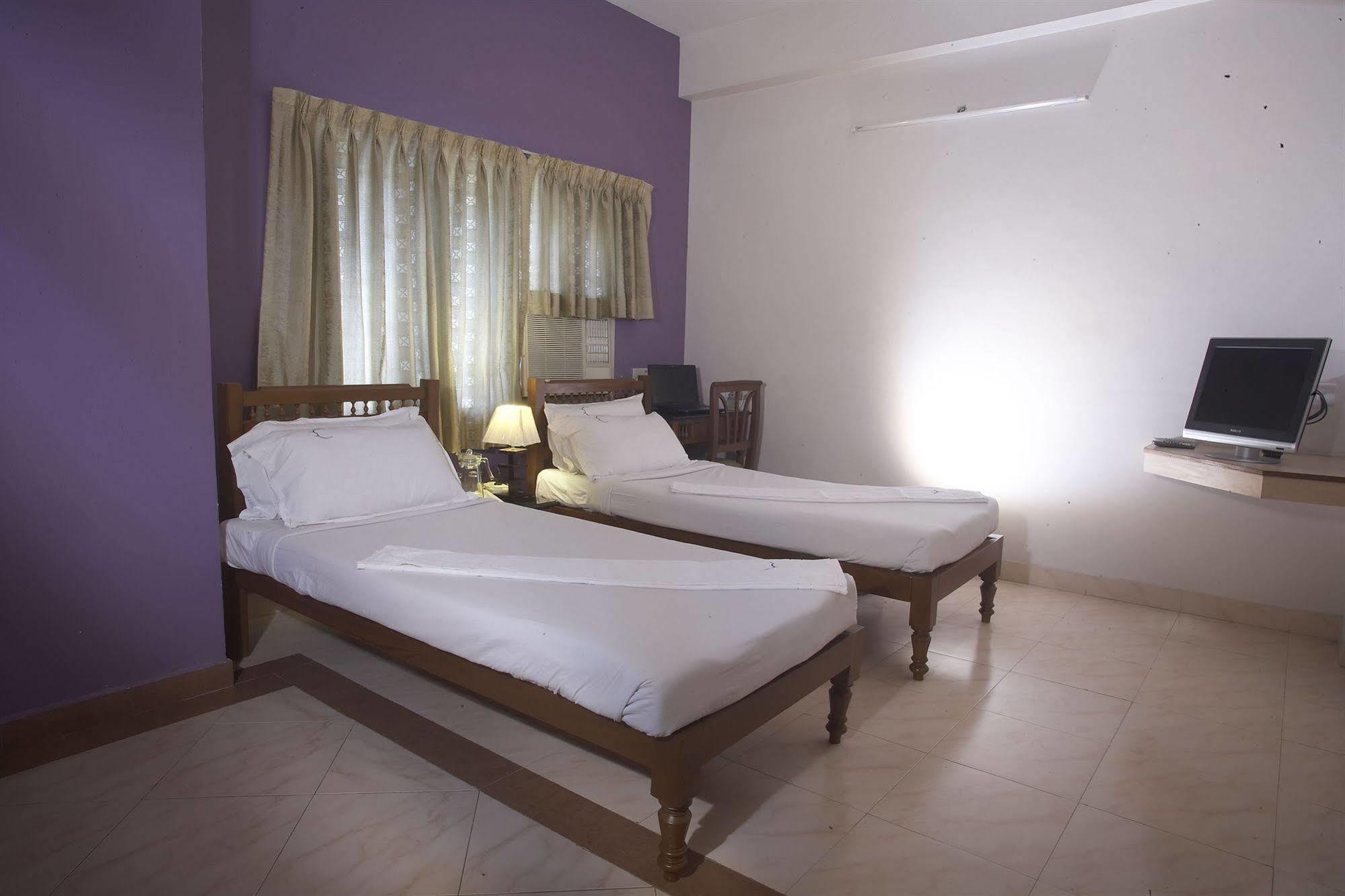 Hotel Crescent Inn Chennai Dış mekan fotoğraf