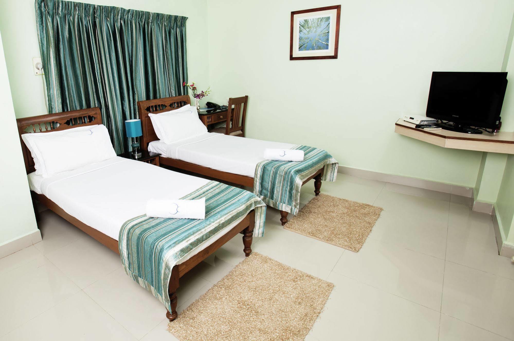 Hotel Crescent Inn Chennai Dış mekan fotoğraf